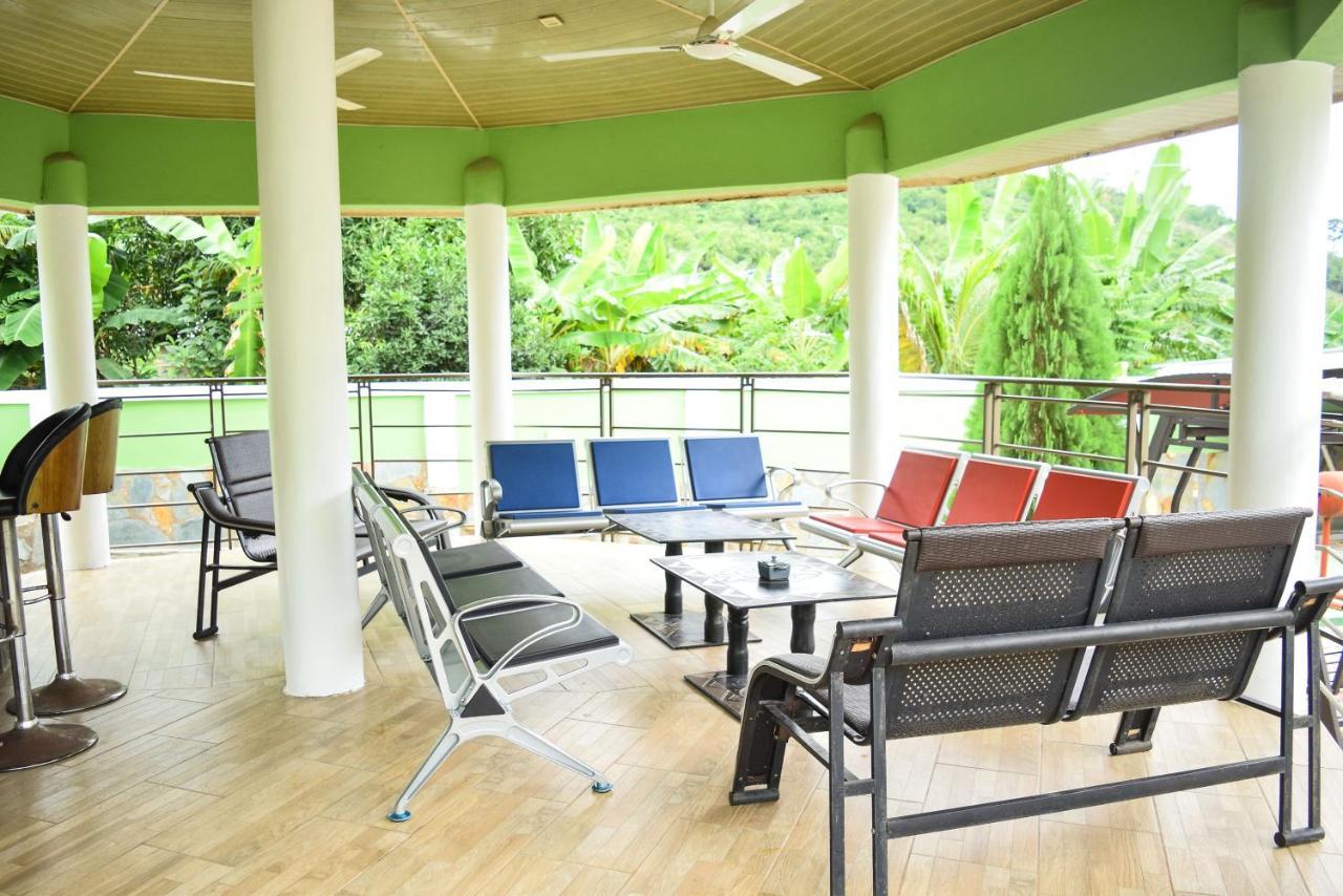 3A'S Guest House Oko Sombo Exterior foto