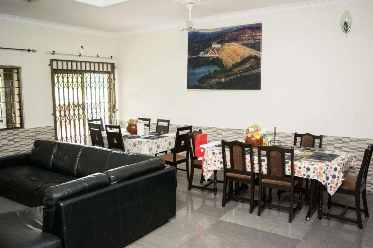 3A'S Guest House Oko Sombo Exterior foto