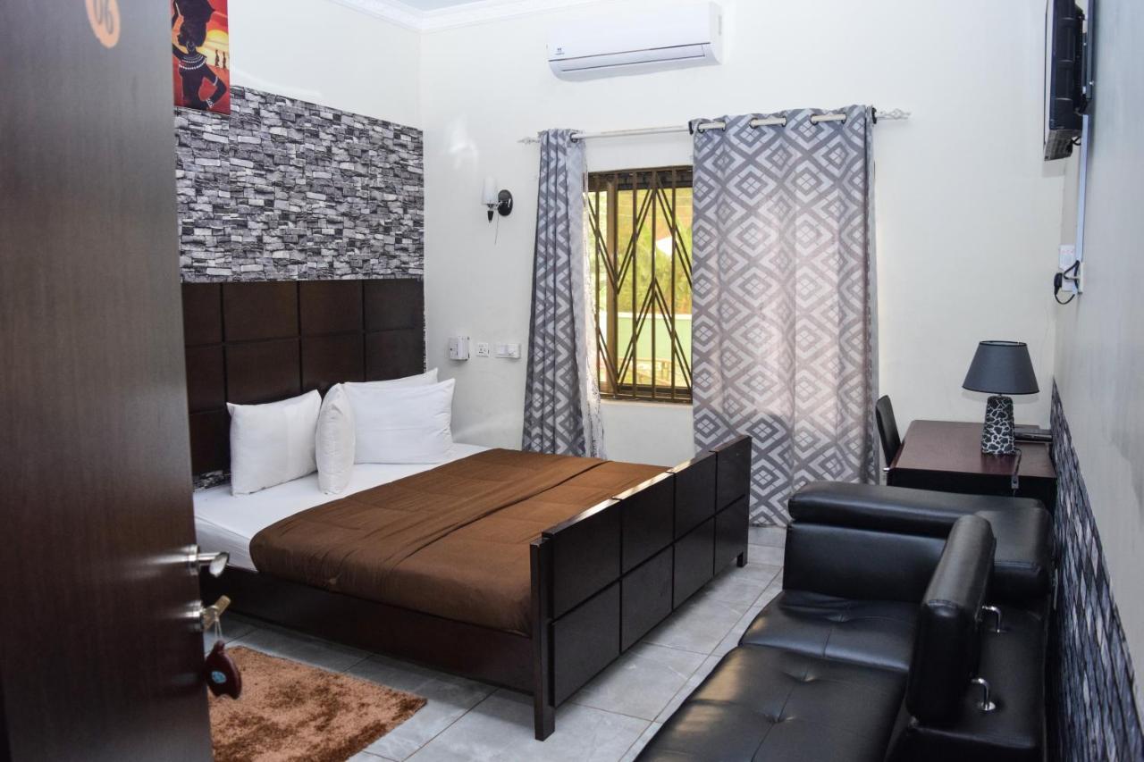 3A'S Guest House Oko Sombo Exterior foto