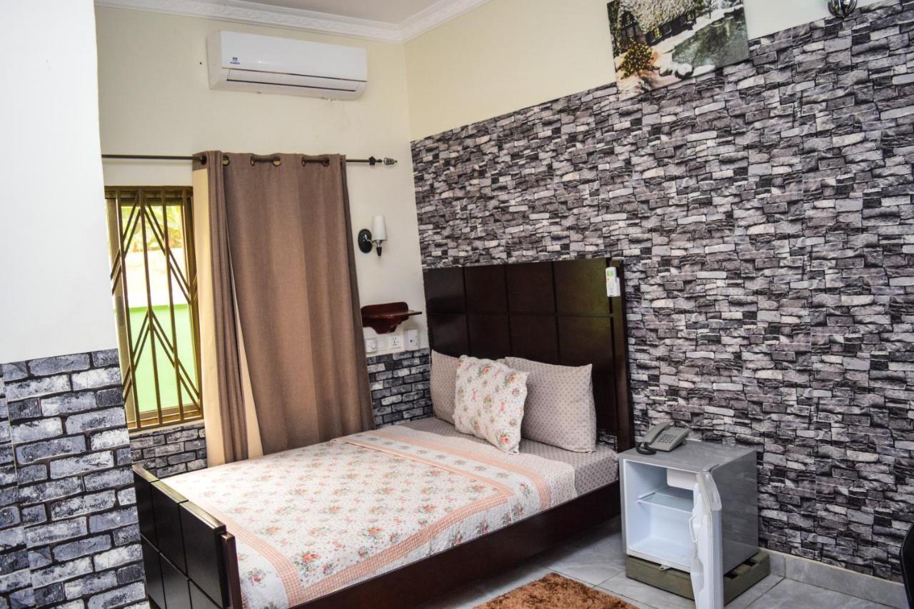 3A'S Guest House Oko Sombo Exterior foto